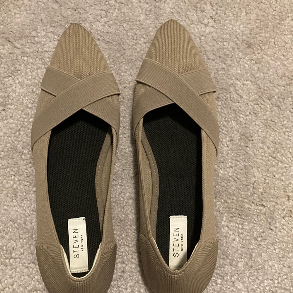 Steve Madden flex flats.